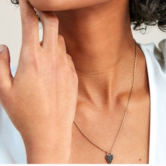 EUC Stella & Dot Black Pave Heart Necklace Gold Reversible - Picture 5 of 11